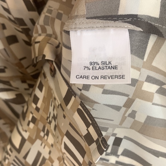 St. John’s Silk Button Up, Sleeveless Top - Picture 5 of 14